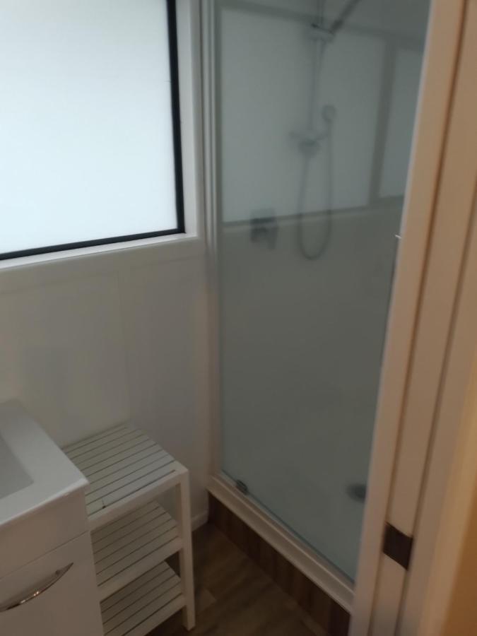 Best Budget Bed And Ensuite - Private Access Close To Beach ไวฮี ภายนอก รูปภาพ