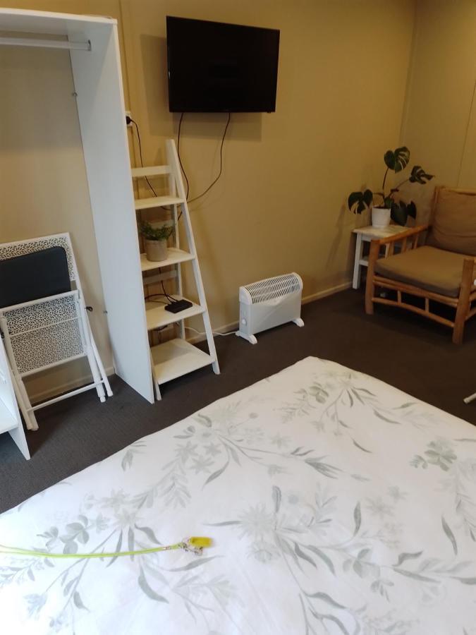 Best Budget Bed And Ensuite - Private Access Close To Beach ไวฮี ภายนอก รูปภาพ